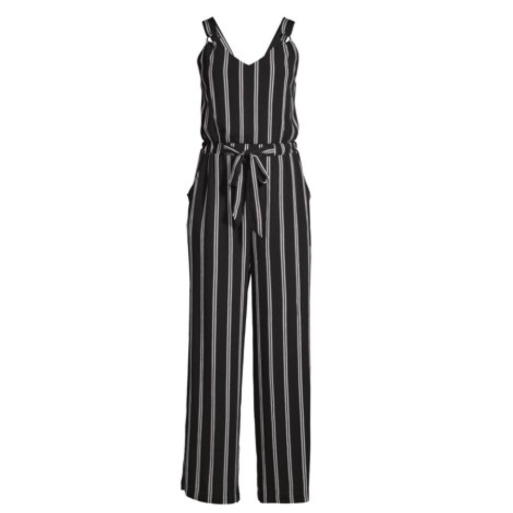 Host Pick 1/10 🎉🎉No Boundaries Juniors  Jumpsuit - Picture 2 of 7